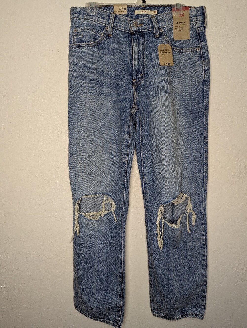 NWT Levi's '94 Baggy Women's Straight Leg Distressed Jeans Size 28x31